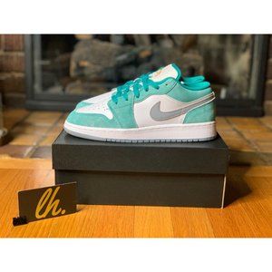 Size 5y/6.5 W Air Jordan 1 Low “New Emerald” Athletic Sneakers DO8244-301